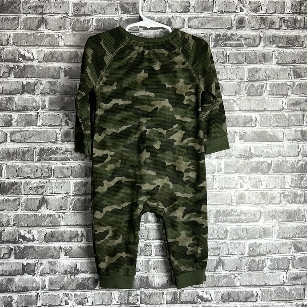 Old‎ navy romper